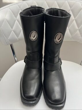 Vulcan Women’s Black Leather Riding Boots with Metal Hardware. Size 8